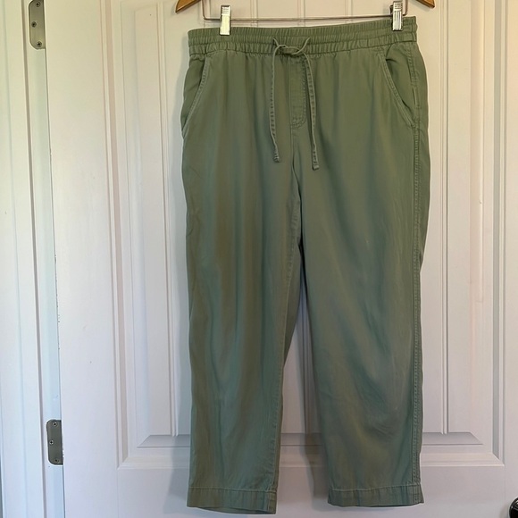 Gap Easy Pant pull On crop Size Medium - Picture 3 of 9